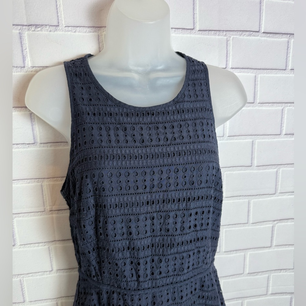 GAP Navy Blue Eyelet Sleeveless Fit & Flare Dress/size 4 - Picture 3 of 9